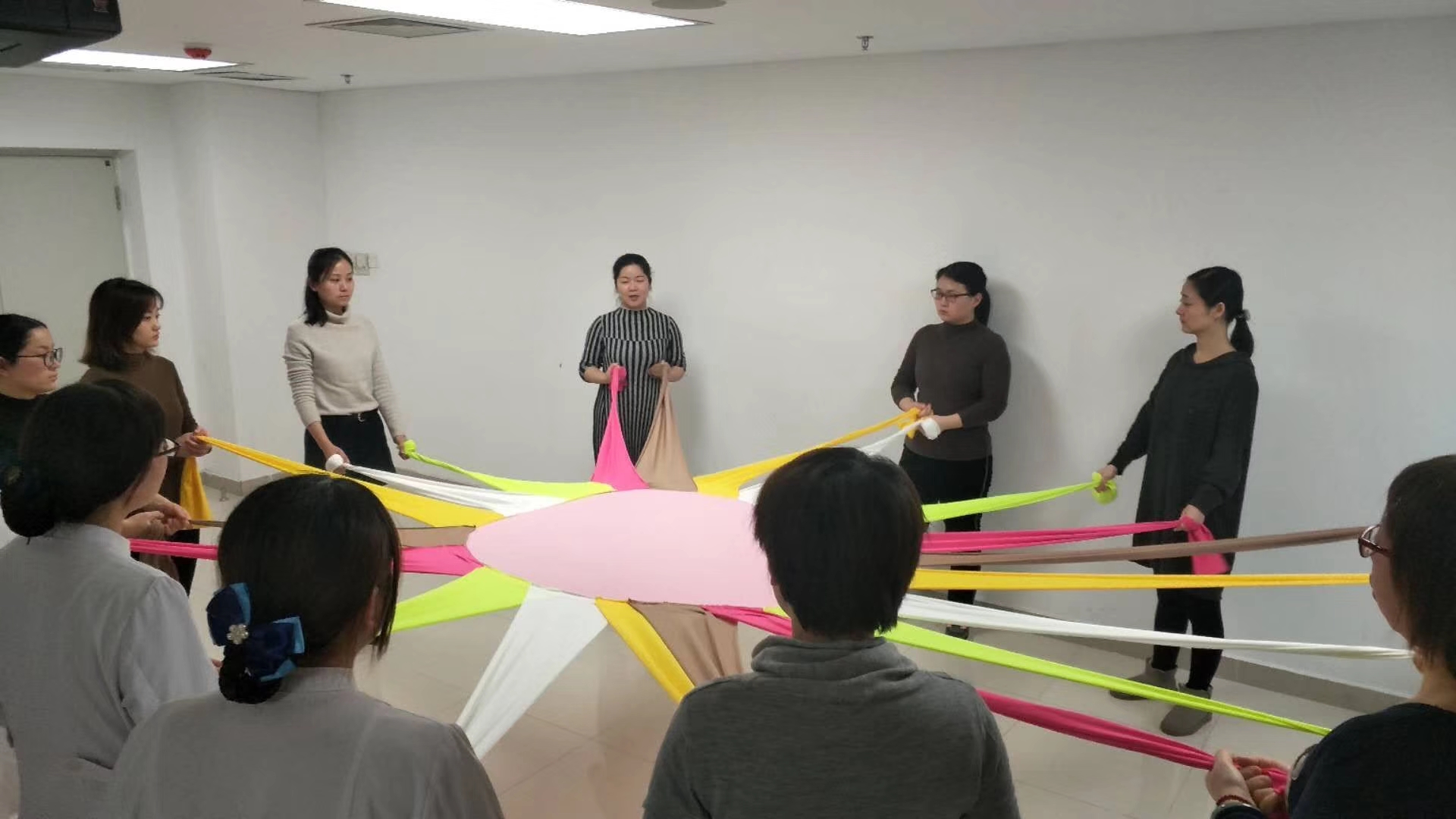 放疗科开展医护团体减压活动